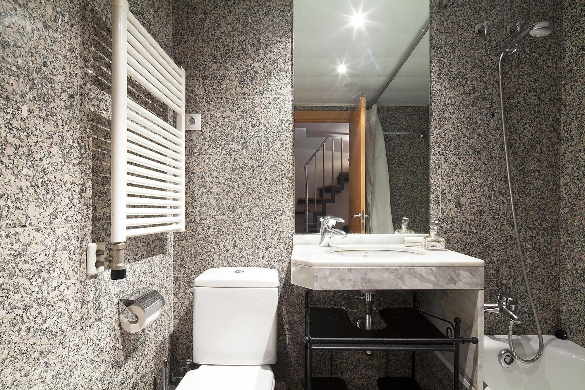 My Space Barcelona Park Gueell Apartments Bagian luar foto